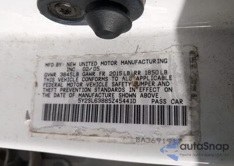 2005 Pontiac Vibe z USA, uszkodzony, nr VIN 5Y2SL63885Z454410